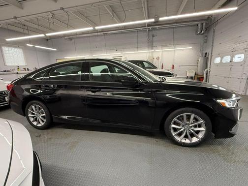 Crystal Black Pearl 2021 Honda Accord LX 1.5T