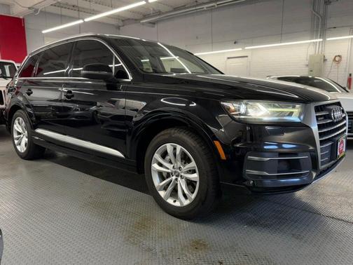 Night Black 2017 Audi Q7 3.0T Premium