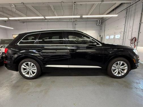 Night Black 2017 Audi Q7 3.0T Premium