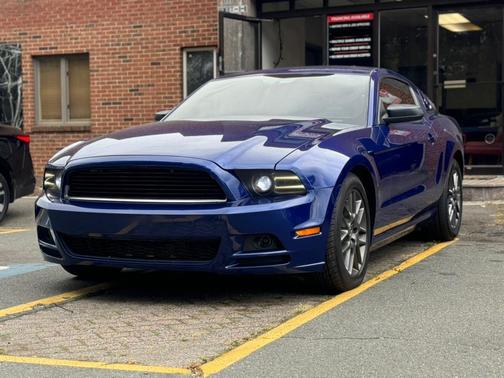 2014 Ford Mustang V6