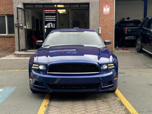 2014 Ford Mustang V6