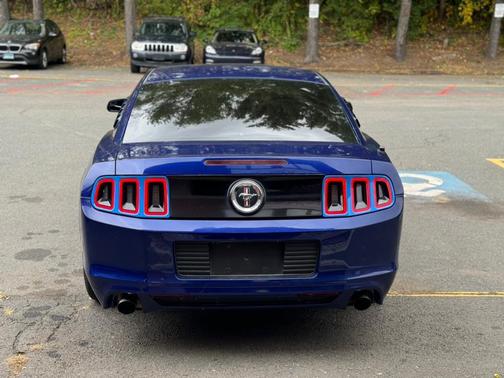 2014 Ford Mustang V6