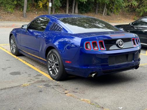 2014 Ford Mustang V6