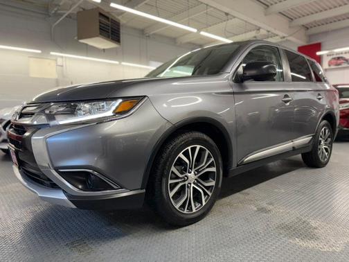 2018 Mitsubishi Outlander ES