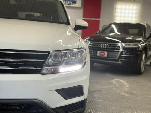 2021 Volkswagen Tiguan 2.0T SE R-Line Black 4MOTION