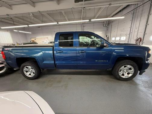 Deep Ocean Blue Metallic 2017 Chevrolet Silverado 1500 2LT