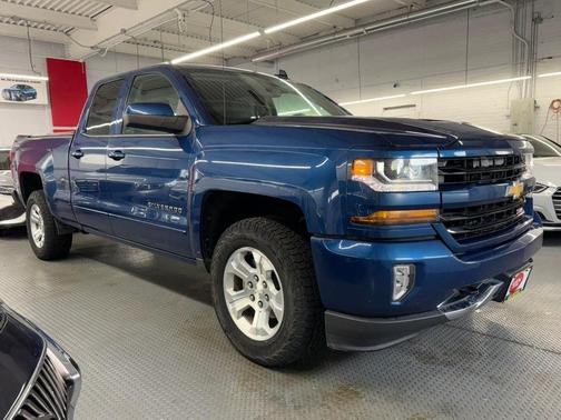 Deep Ocean Blue Metallic 2017 Chevrolet Silverado 1500 2LT