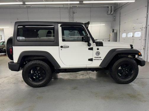 Bright White Clearcoat 2013 Jeep Wrangler Sport