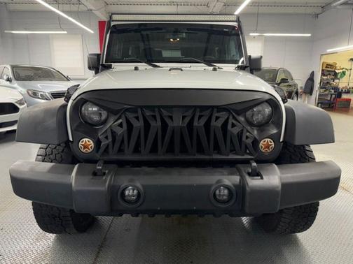 Bright White Clearcoat 2013 Jeep Wrangler Sport