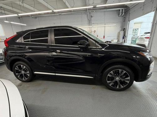 Tarmac Black Metallic 2018 Mitsubishi Eclipse Cross SE