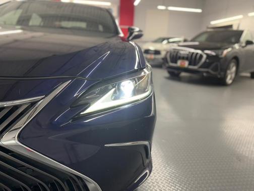 2019 Lexus ES 350 Base