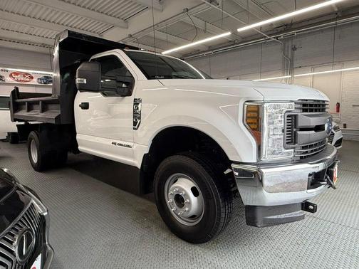 Oxford White 2019 Ford F-350 XL