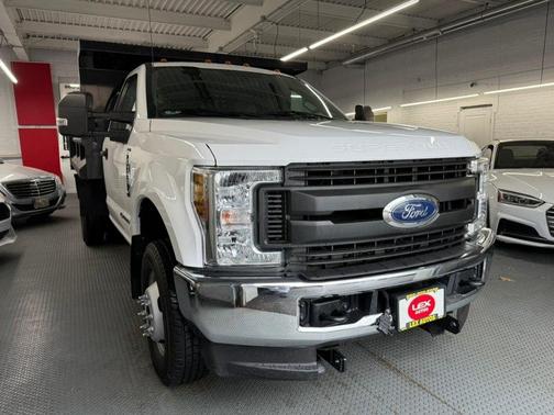 Oxford White 2019 Ford F-350 XL