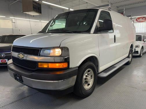 Summit White 2018 Chevrolet Express 2500 Work Van