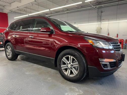2017 Chevrolet Traverse 2LT