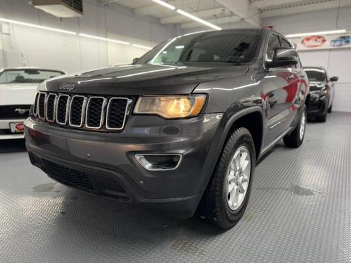2020 Jeep Grand Cherokee Laredo