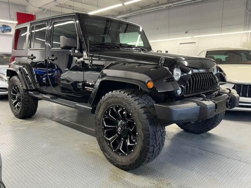 Black Clearcoat 2018 Jeep Wrangler JK Unlimited Sahara