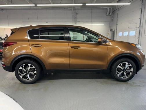 Burnished Copper 2021 Kia Sportage LX