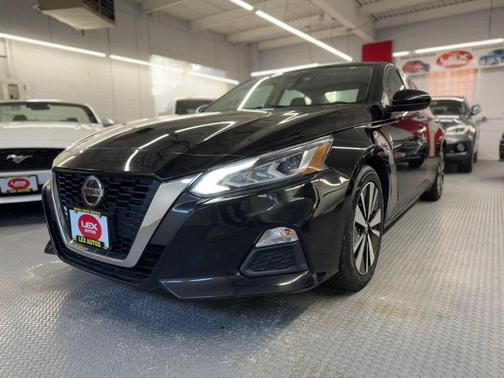 2022 Nissan Altima 2.5 SV