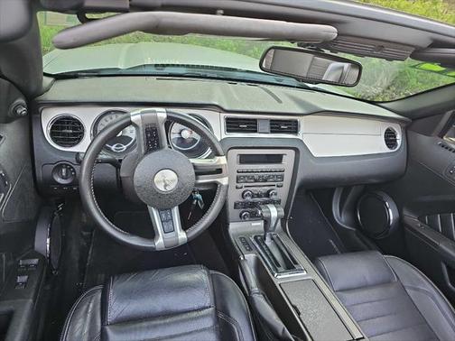 2012 Ford Mustang V6 Premium