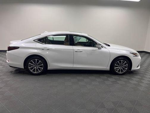 Eminent White Pearl 2025 Lexus ES 350 Base