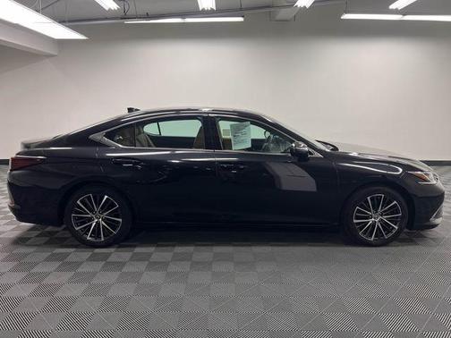Caviar 2024 Lexus ES 350 Base
