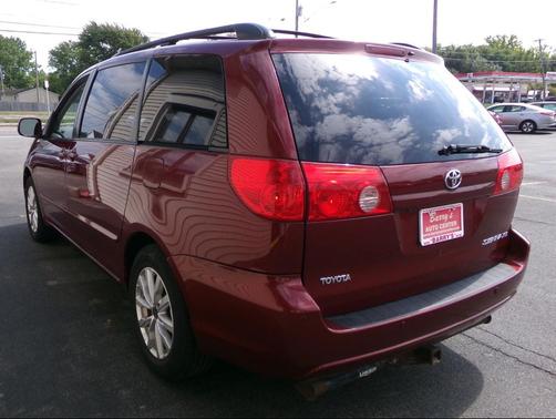 2009 Toyota Sienna XLE