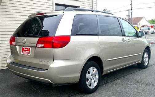 2005 Toyota Sienna XLE