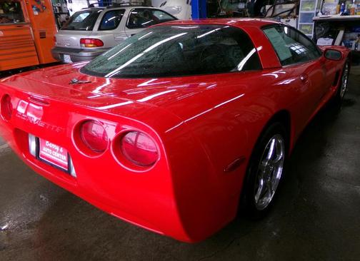 2001 Chevrolet Corvette Base