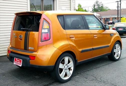 2010 Kia Soul +