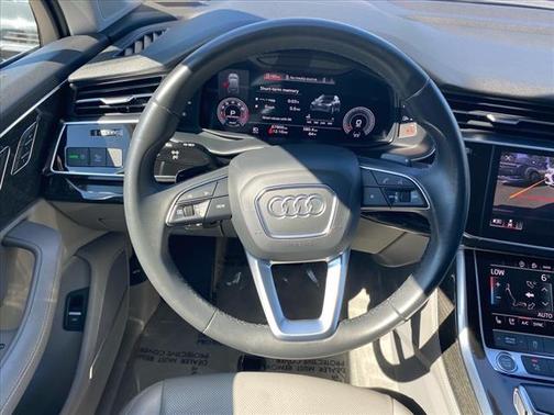 2022 Audi Q7 55 Premium Plus