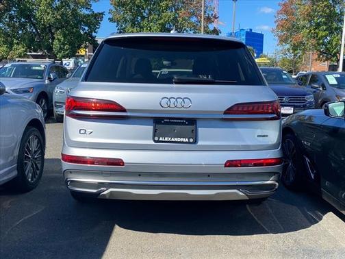 2022 Audi Q7 55 Premium Plus