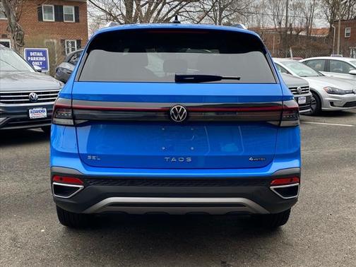 2025 Volkswagen Taos SEL 4Motion