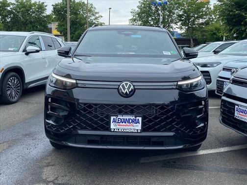 2025 Volkswagen Tiguan 2.0T SE R-Line Black 4MOTION