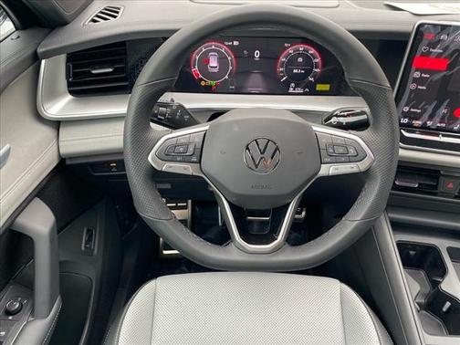 2025 Volkswagen Tiguan 2.0T SE R-Line Black 4MOTION
