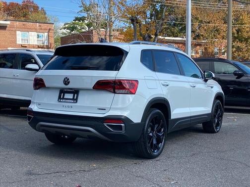 2023 Volkswagen Taos SE 4Motion