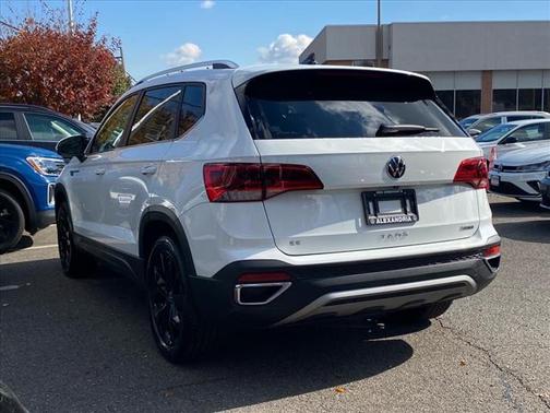 2023 Volkswagen Taos SE 4Motion