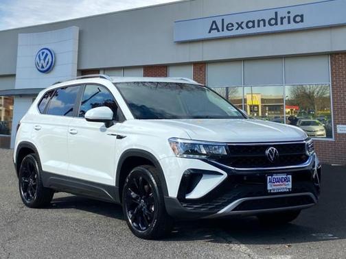 2023 Volkswagen Taos SE 4Motion