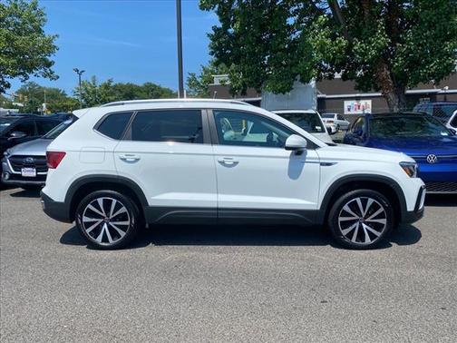2023 Volkswagen Taos SE
