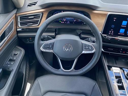 Pear 2026 Volkswagen Atlas 2.0T SE w/Technology 4MOTION
