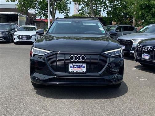 2021 Audi e-tron Prestige