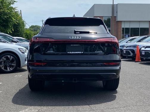 2021 Audi e-tron Prestige