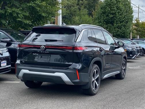 Pear 2026 Volkswagen Tiguan 2.0T SE