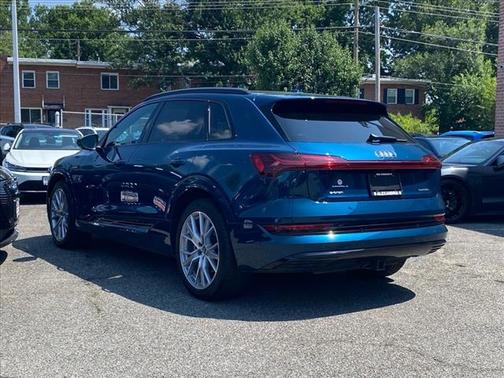 2021 Audi e-tron Prestige
