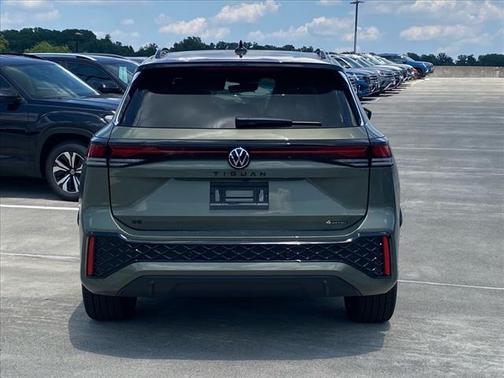 2025 Volkswagen Tiguan 2.0T SE R-Line Black 4MOTION