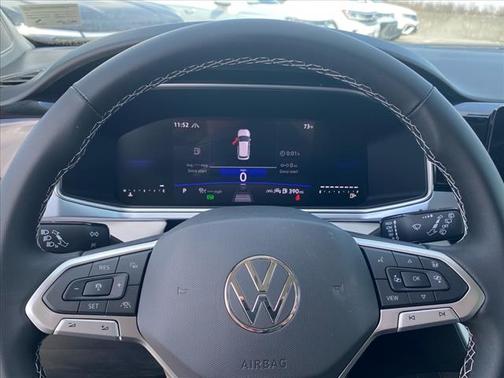 2025 Volkswagen Taos SE 4Motion