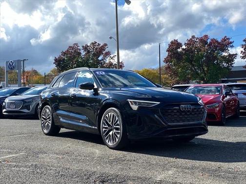 2024 Audi Q8 e-tron Premium Plus