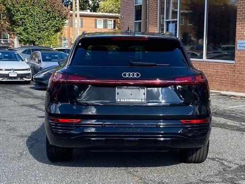 2024 Audi Q8 e-tron Premium Plus