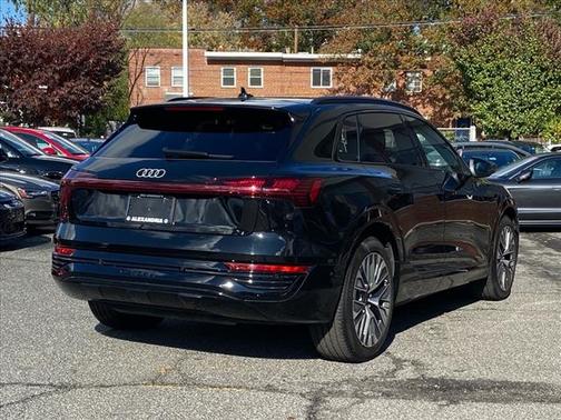 2024 Audi Q8 e-tron Premium Plus