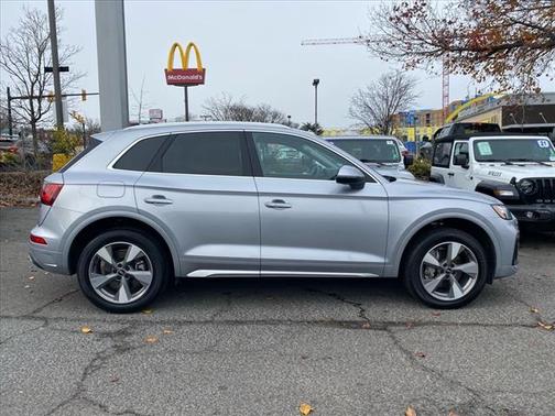 2023 Audi Q5 40 Premium Plus